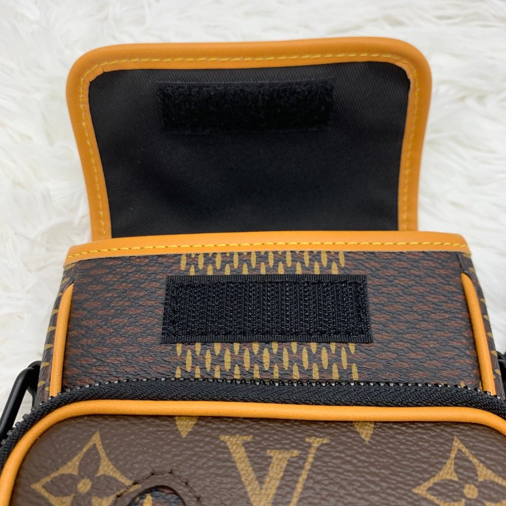 ❌SOLD❌ Louis Vuitton Nigo Amazone Messenger bag - Picture 10 of 13
